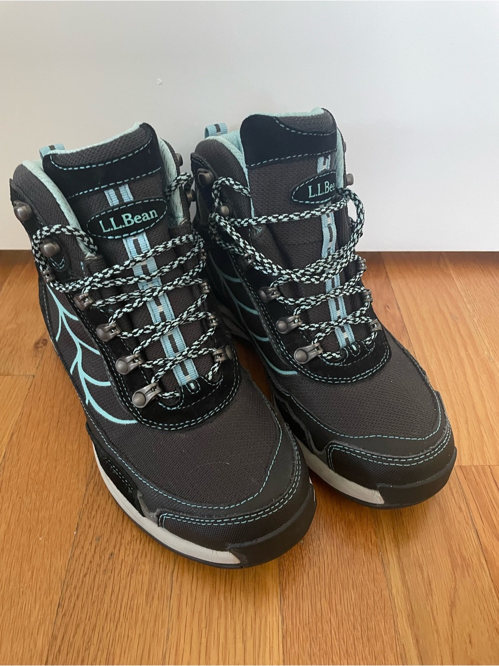 L.L. Bean Black hiking Boots with Light Teal Accents very good condition